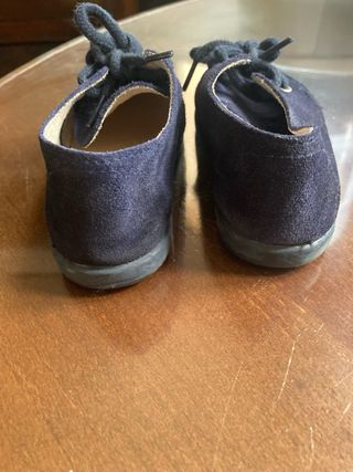 Zapatos serraje niño Talla 23 (2pares por 8€)