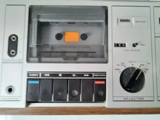 Radio antigua Cassette Sony CF-650 Vintage Años 70