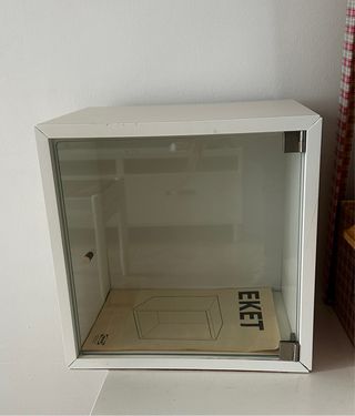 Cajón IKEA EKET con puerta de cristal