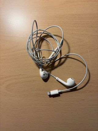 iPhone XR 128 GB Negro + Earpods