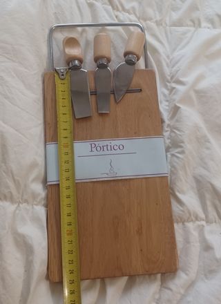 Tagliere per formaggio Pórtico in legno e metallo