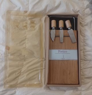 Tagliere per formaggio Pórtico in legno e metallo