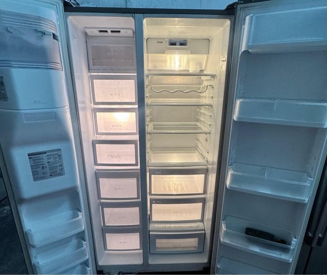 FRIGORÍFICO AMERICANO LG EN INOX