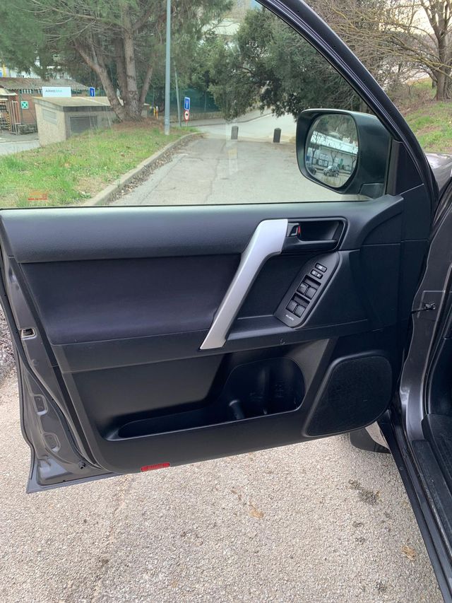 Toyota Land Cruiser 150 2014