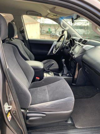 Toyota Land Cruiser 150 2014