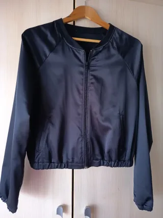 Bomber de raso negro