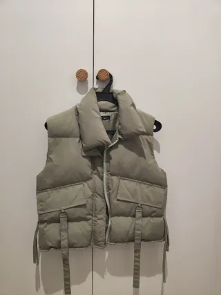 Chaleco acolchado verde agua.