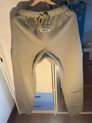 Sudadera Essentials Marrón Talla chico