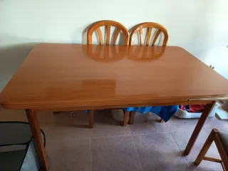 Conjunto Mueble TV y Vitrina + 4 Sillas