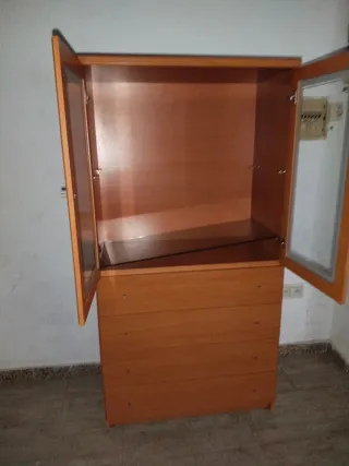 Conjunto Mueble TV y Vitrina + 4 Sillas