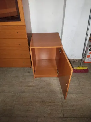 Conjunto Mueble TV y Vitrina + 4 Sillas