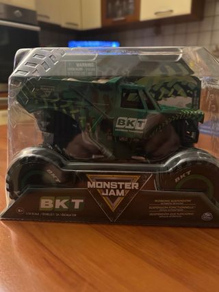 Monster jam monster truck scala 1:24