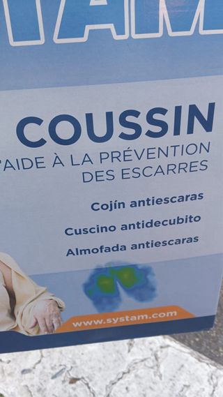 se vende silla de ruedas y cojin antiescara