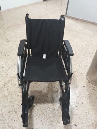se vende silla de ruedas y cojin antiescara