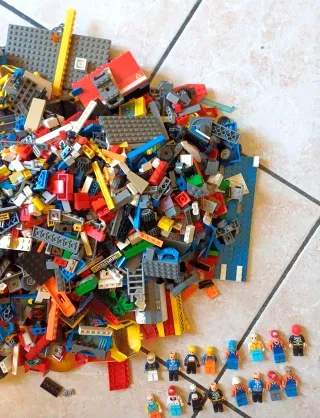 Lotto Kg 3,500 di Compatibili Simil Lego