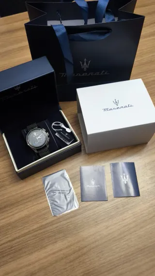 Reloj Maserati Cronógrafo Negro y Plateado