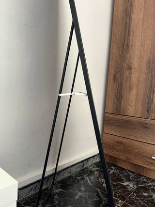 espejo rectangular de pie, en excelente estado