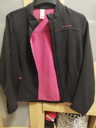 Chaqueta Quechua Negra y Rosa