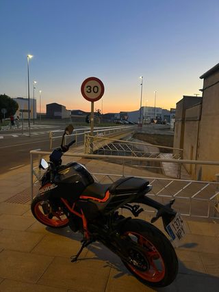 Moto Naked KTM Manual