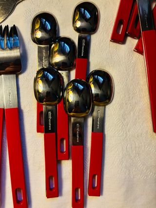 Set posate Abert design rosso