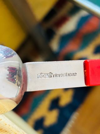 Set posate Abert design rosso