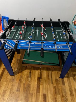 Futbolín y mesa de billar para niños