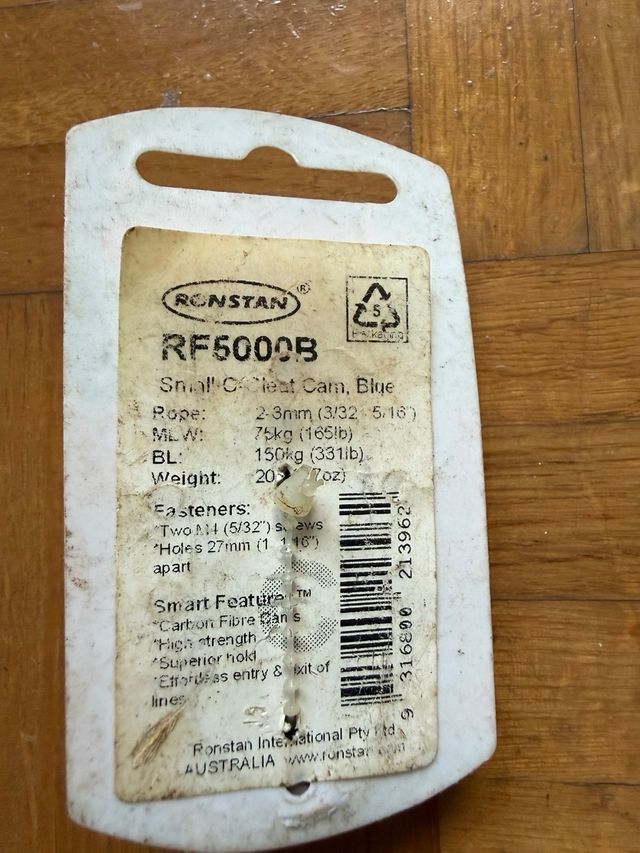 Mordaza Ronstan Fibra Carbon para cabos  2 - 8 mm.