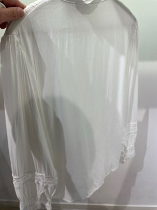 Camisa romántica blanca con encaje