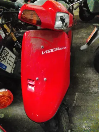 Honda Visión 75cc Scooter Automática