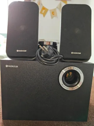 Equipo de sonido 2.1 negro