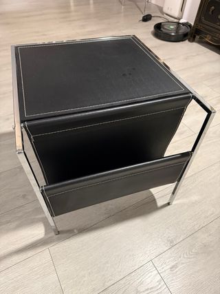 Mesa auxiliar revistero diseño moderno