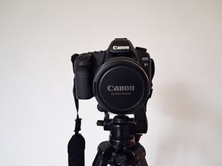 Canon EOS 5D Mark II + Objetivo EF 28-135mm