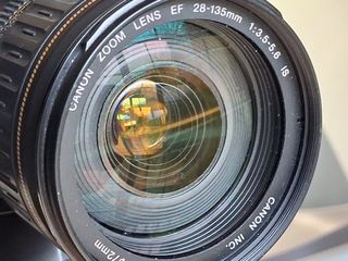 Canon EOS 5D Mark II + Objetivo EF 28-135mm