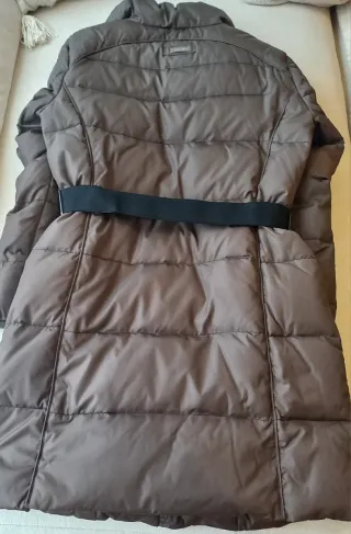 Plumífero largo mujer Zara marrón