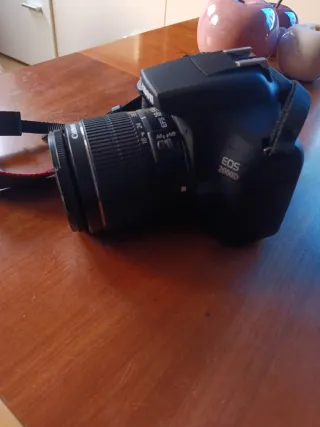 Cámara Canon EOS poco uso + bolso
