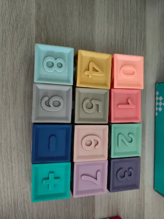Cubos sensoriales para bebés