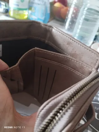 Monedero marrón nuevo