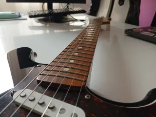 Guitarra Eléctrica Fender Cyclone Negra