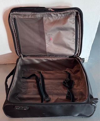 Maleta Roncato Negra + Vestidos Mujer