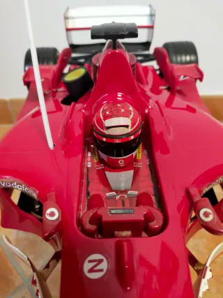 Modellino F2004 Scala 1:8