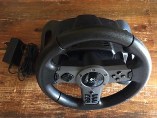 Volante Logitech Driving Force y Juegos PS3