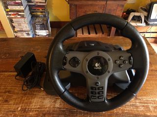 Volante Logitech Driving Force y Juegos PS3