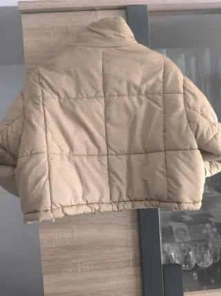 Chaquetón acolchado beige