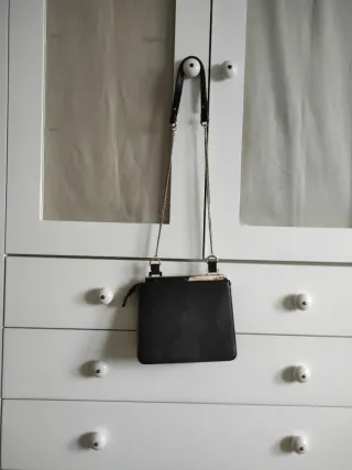 Bolso de hombro Zara negro y beige