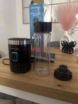 Batidora Cecotec vaso y accesorios