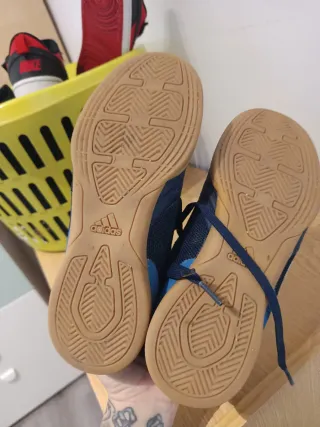 Botas de fútbol para césped o sala, talla 35'5