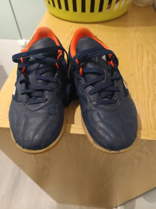 Botas de fútbol para césped o sala, talla 35'5