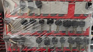 Lote de llaves de coches con 2 exositores Silca