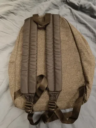 Mochila Eastpak Gris