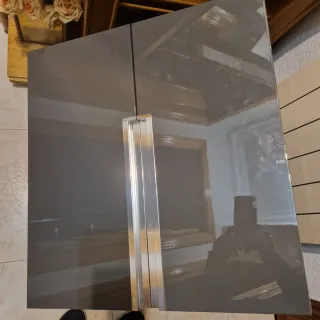 Mueble bajo lavabo gris y plateado